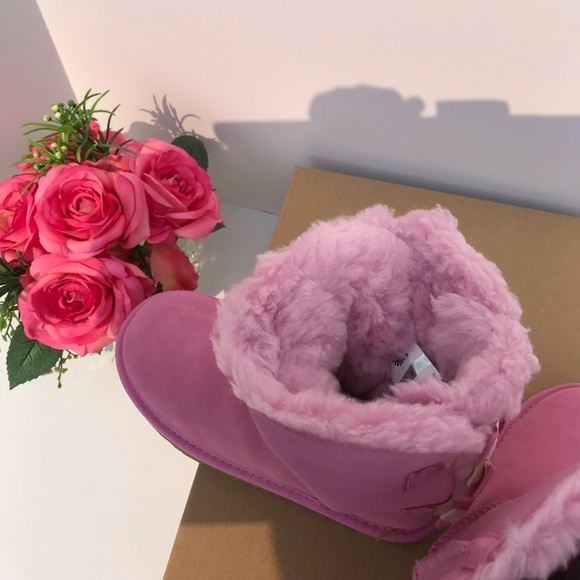 UGG Bailey Bow Striped Boots - Picture 7 of 7